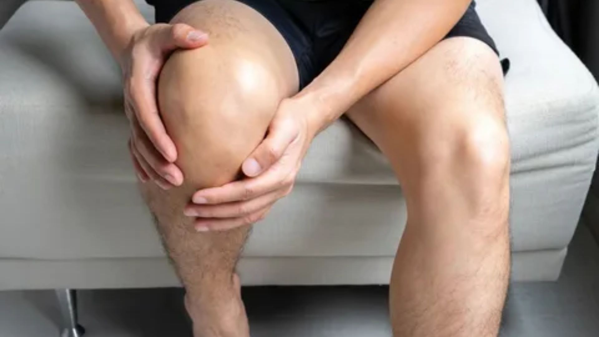Knee Pain Causes: Reasons Your Knees Hurt